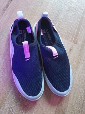 Speedo Slip-On Water Shoes - Black with Pink Pull Tabs
